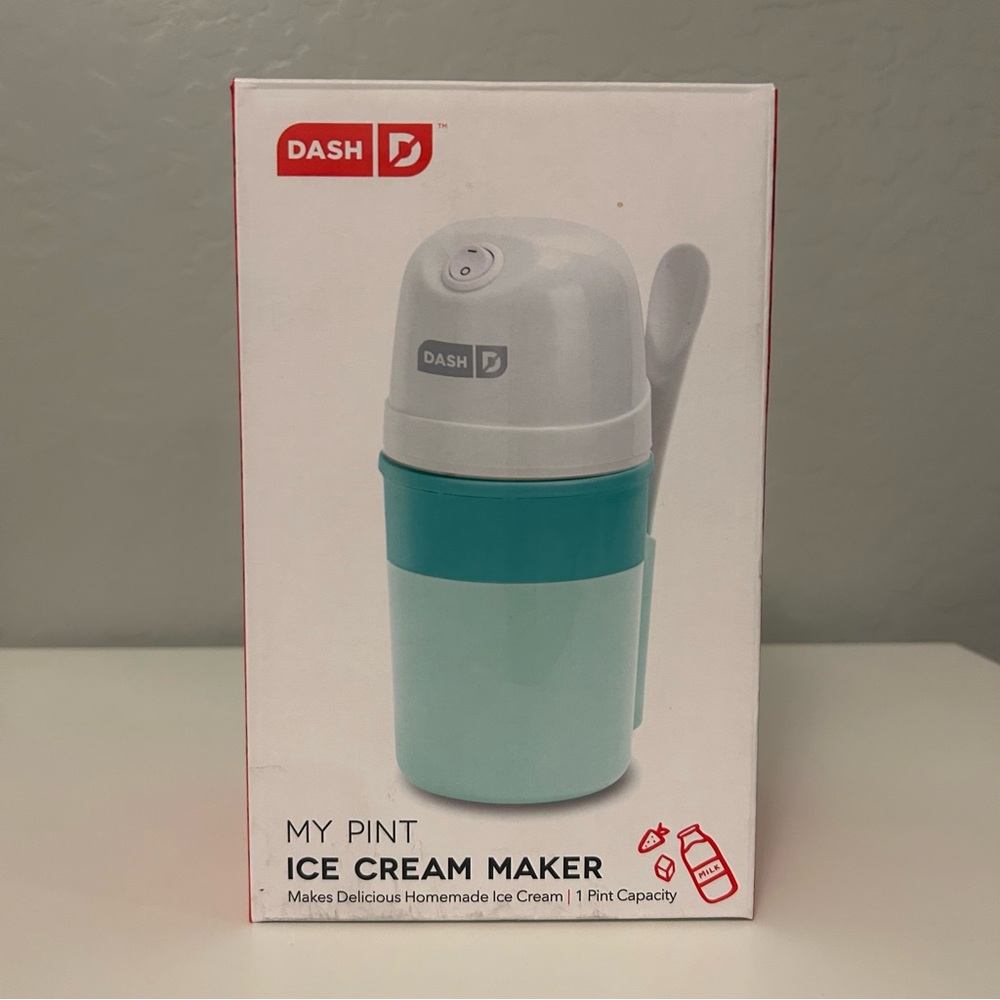 Dash My Pint Ice Cream Maker 1 pint capacity teal blue new never used